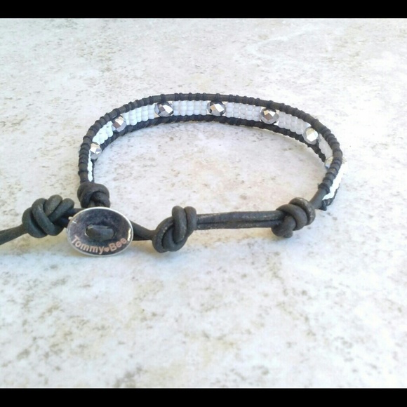 White Seeds & Silver  Mix Single wrap Bracelet - Picture 2 of 3