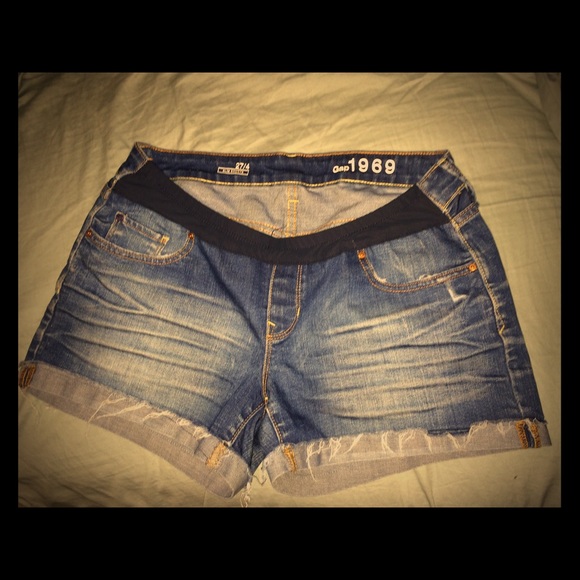 Maternity gap Jean denim stretchy shorts