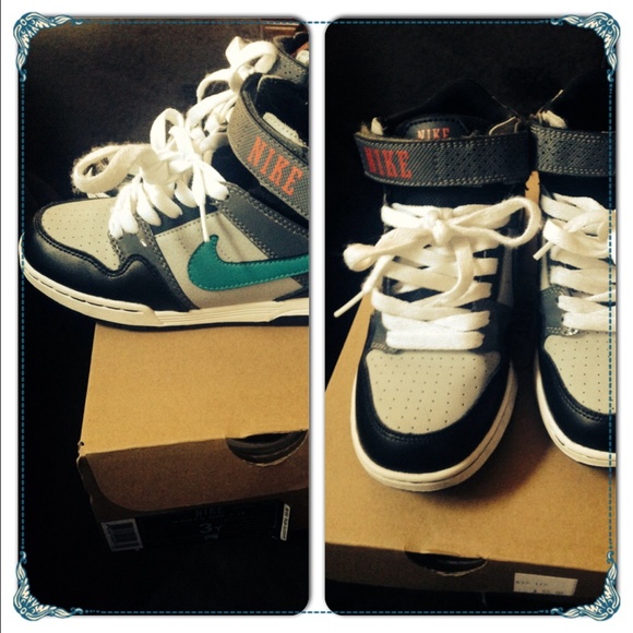 Nike sneakers like new