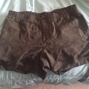 Banana Republic shorts size 12. NEVER worn.