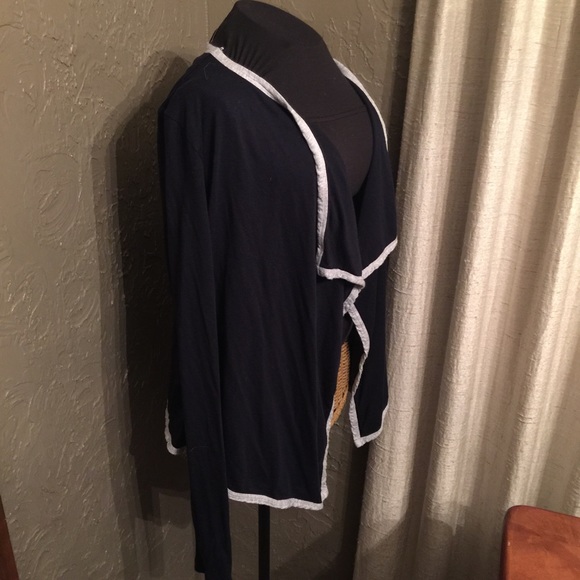 Basic black cotton over shirt - Picture 2 of 3