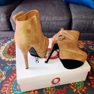Stiletto high heeled camel suede boots brand new