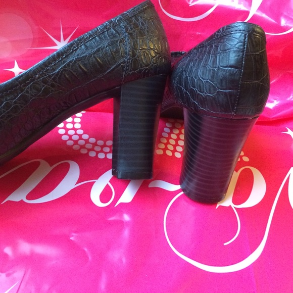 NWOT- Black Work Pumps - Picture 3 of 4