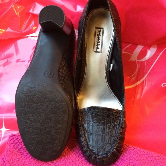 NWOT- Black Work Pumps - Picture 4 of 4