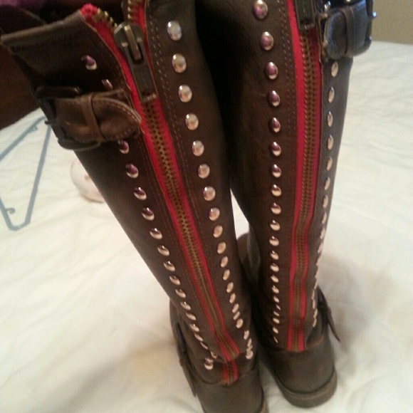 Red zipper boots