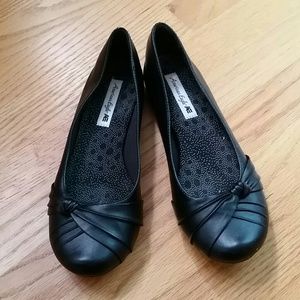 Black Ballet Flats