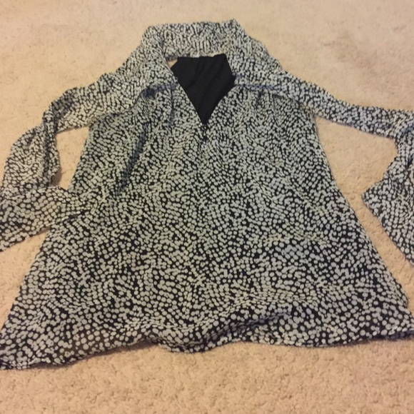 Old Navy black and white tank