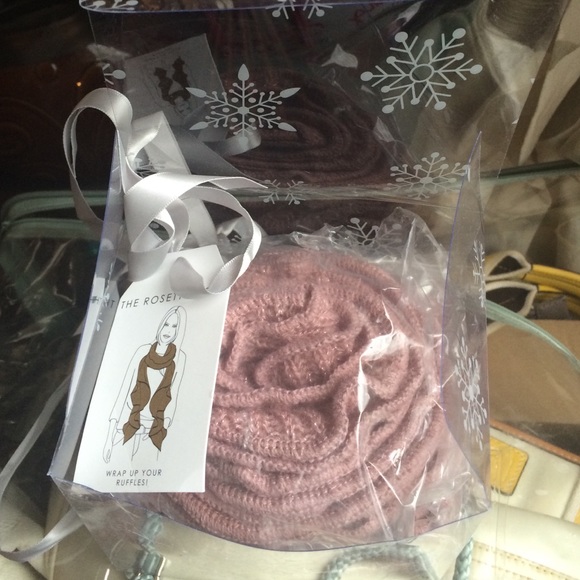 Lilac Ruffle Scarf - Picture 2 of 3