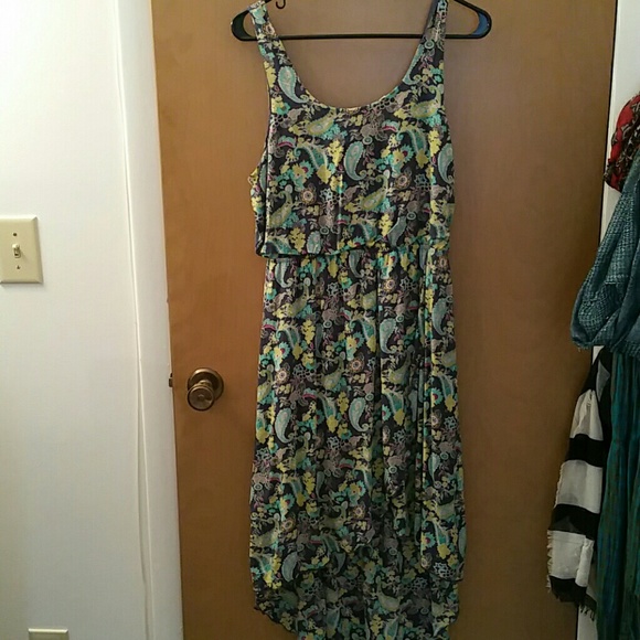 Spring time dress..with longer in the back - Picture 1 of 3