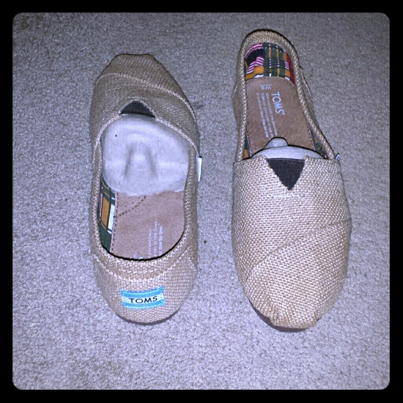 Brown Canvas Toms