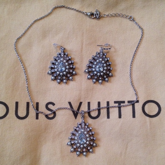 Carolee Luxe set