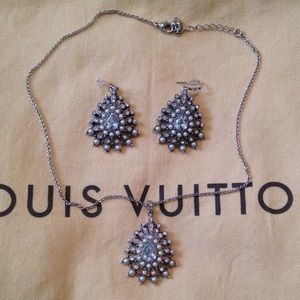Carolee Luxe set