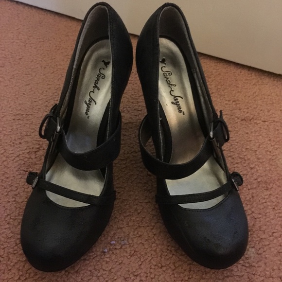 Black Sz 8 platform heels