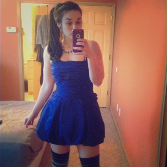 Prom coming up? Royal blue bubble-style skirt