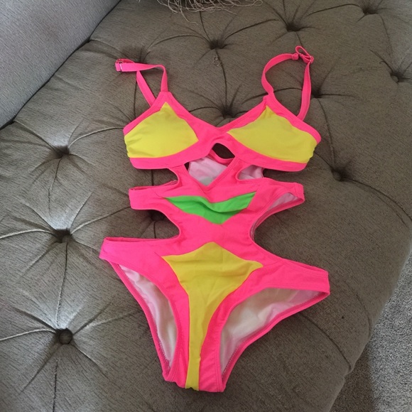 One piece swimming suit nwt