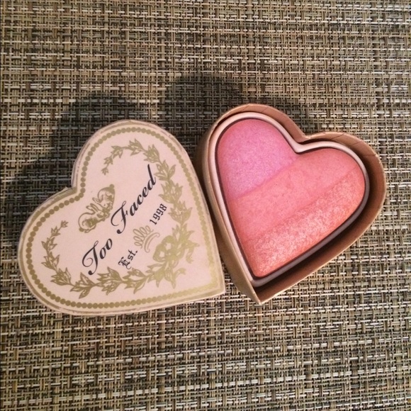 TooFaced Sweetheart Blush