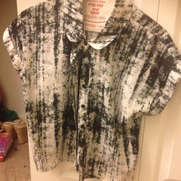 Crop acid wash Peter Pan collar shirt