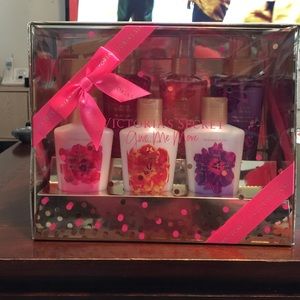 Victoria Secret Mist and Lotion Gift Set