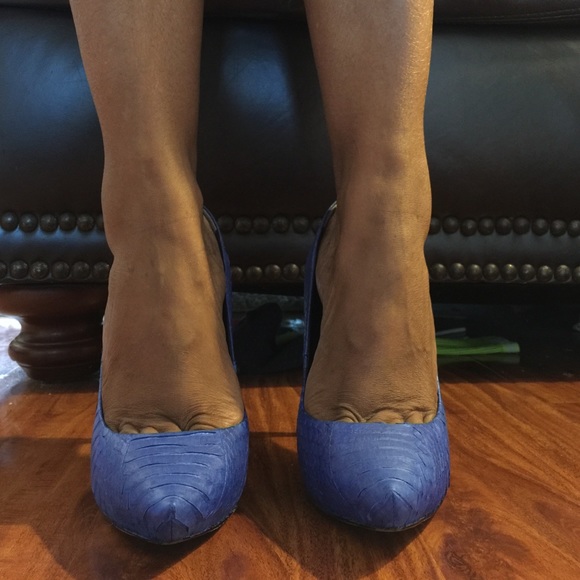 Rachel Roy snakeskin pumps
