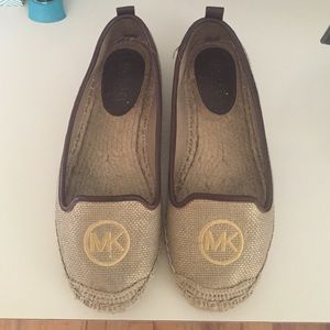 Micheal kors flats .