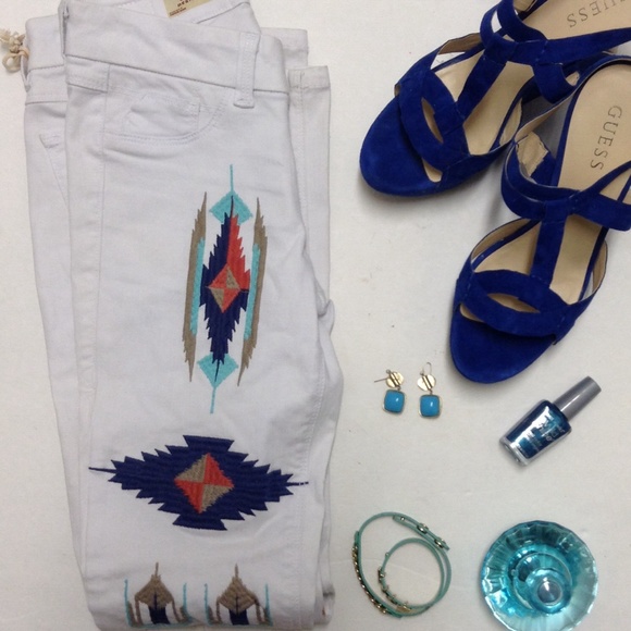 EMBROIDERED Aztec Tribal Navaho Southwest Jeans NWT by Design Lab Only 1 left - Picture 2 of 9