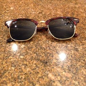 Rayban clubmaster with case and lens cleaner