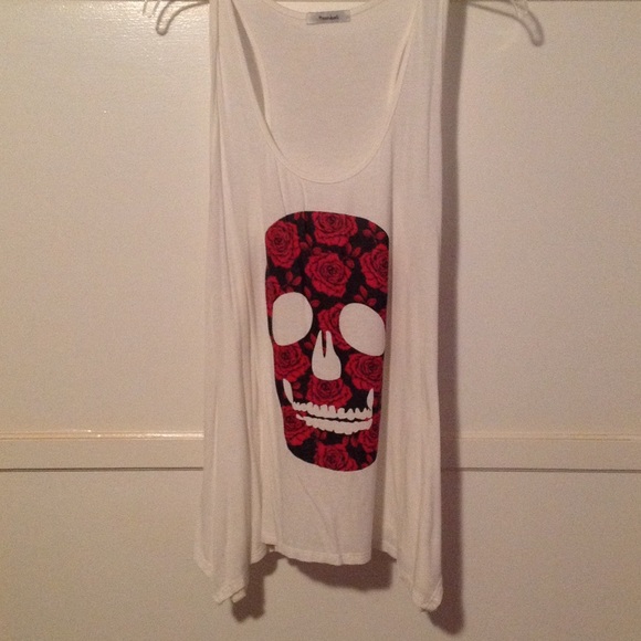 Skull tank