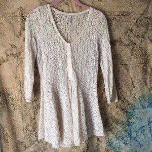 ✨Sale!!✨Ivory lace Free People tunic