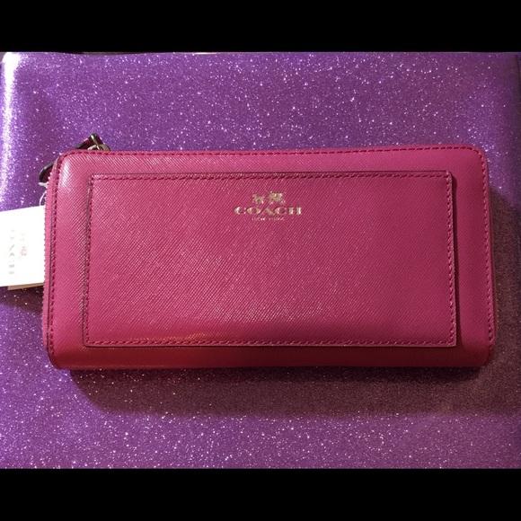 Coach Clutches & Wallets - COACH accordion zip around wallet🌸