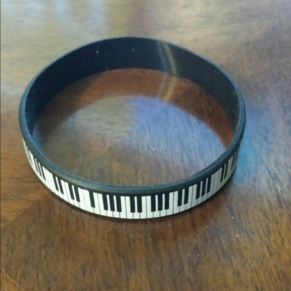 NEW SILICONE PIANO BRACELET