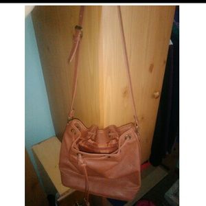 Cross body purse, no flaws