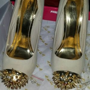 Stella beige & gold stud & spike pump's