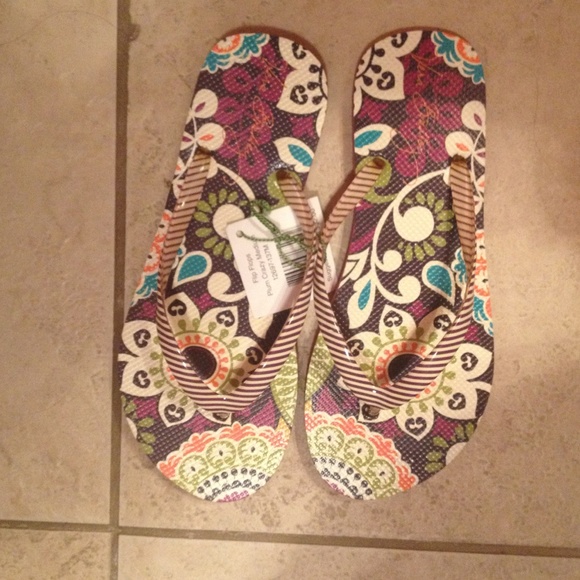 Vera Bradley Plum crazy flip flops
