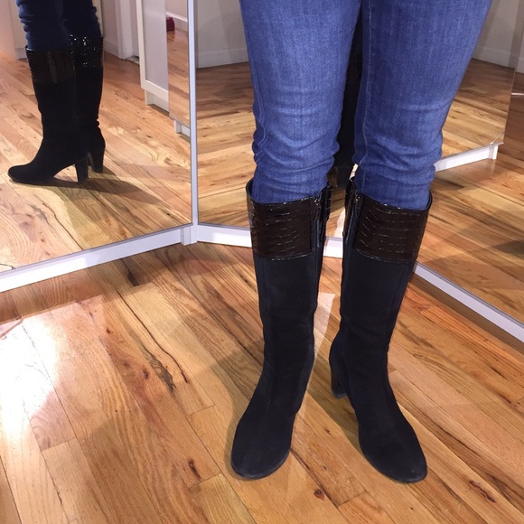 Black winter boots