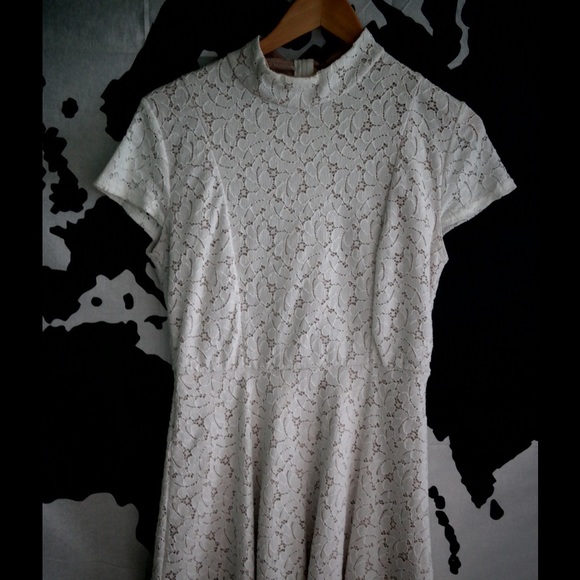 Missguided white floral dress - Picture 4 of 4