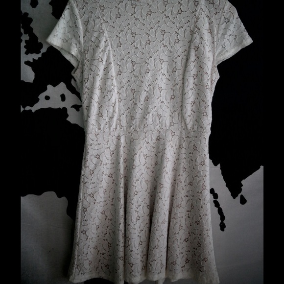 Missguided white floral dress - Picture 3 of 4