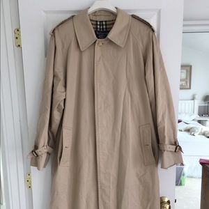 Authentic Burberry men raincoat l