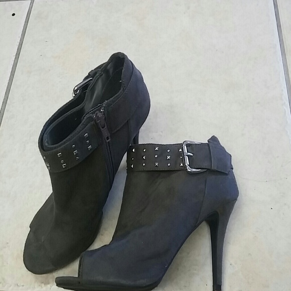 City Streets Shoes - GIFTED! Casual Friday HOST PICK !!! 10/23