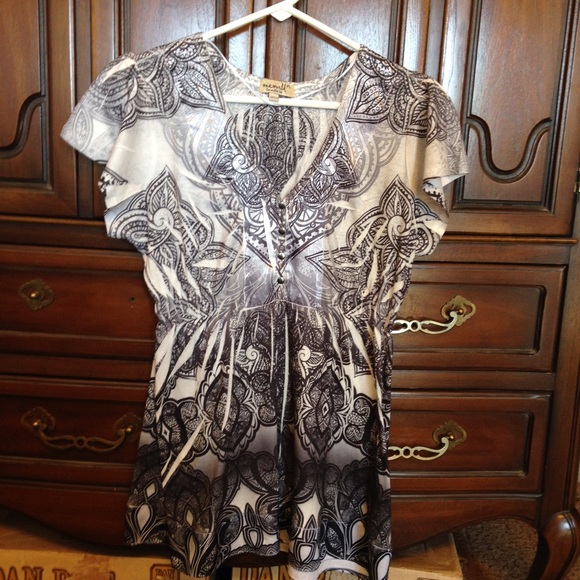 White and black pattern top