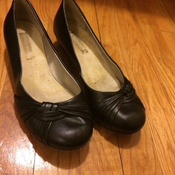 Shoes - Picture 2 of 4