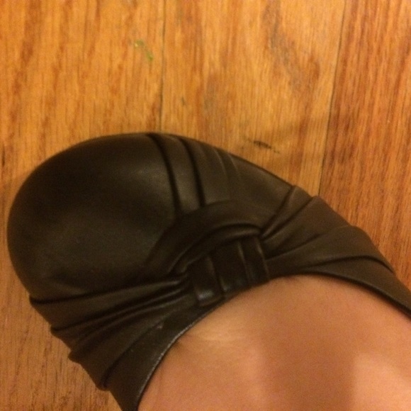 Shoes - Picture 3 of 4