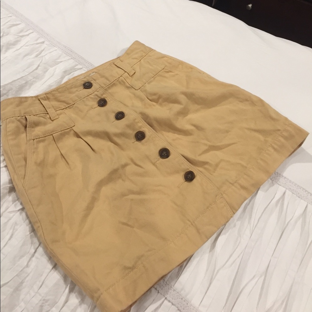 Yellow skirt (waist 24) belt not included - Picture 4 of 6