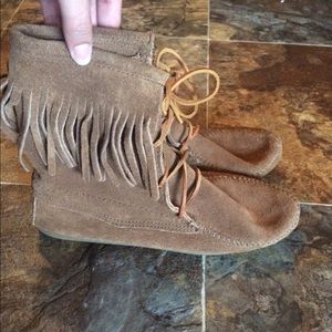 Minnetonka fringe boots