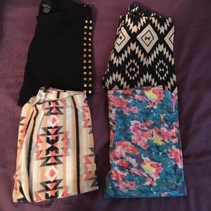 4 pairs of printed leggings