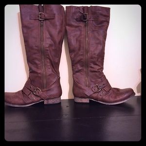 Carlos Santana boots