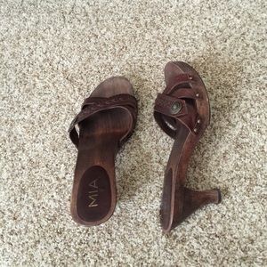 Super flattering Mia shoes! Excellent condition!