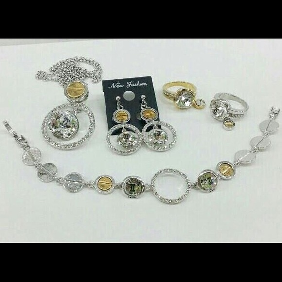 Bundle for @leeanns86