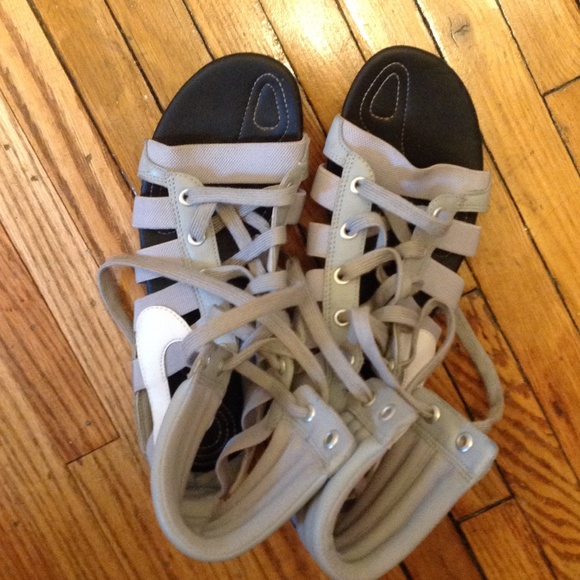 Nike gladiator sandals