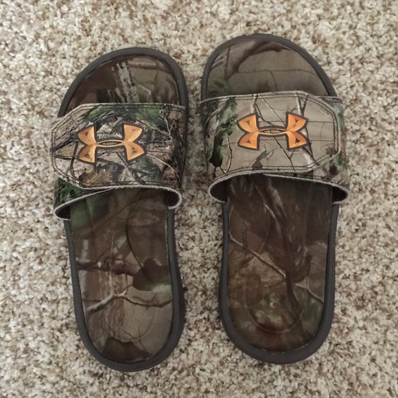 Camo Under Armour sanders