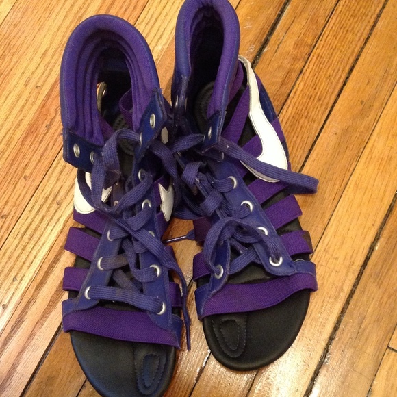 Nike gladiator sandals